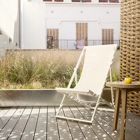 Yurbban Trafalgar Hotel