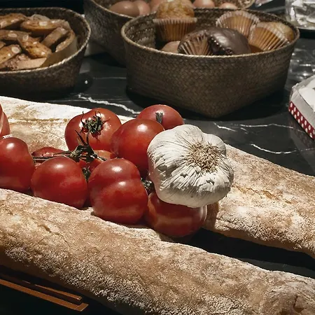 يوربان ترافالغار فندق