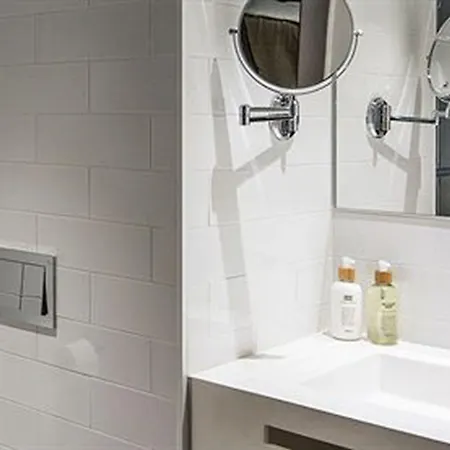 Hotel Yurbban Trafalgar 3*