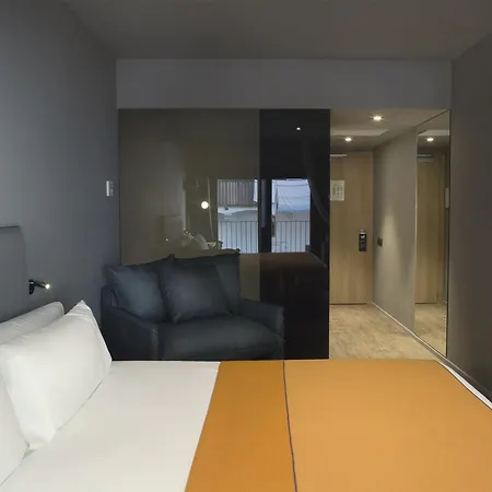 Yurbban Trafalgar Hotel 3*