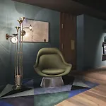 Uma House By Yurbban Trafalgar Hotel