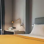 Uma House By Yurbban Trafalgar 3*