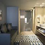 Uma House By Yurbban Trafalgar Hotel