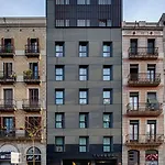 Uma House By Yurbban Trafalgar