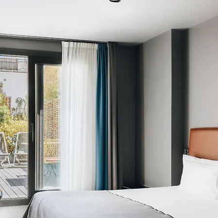 Uma House By Yurbban Trafalgar 3*
